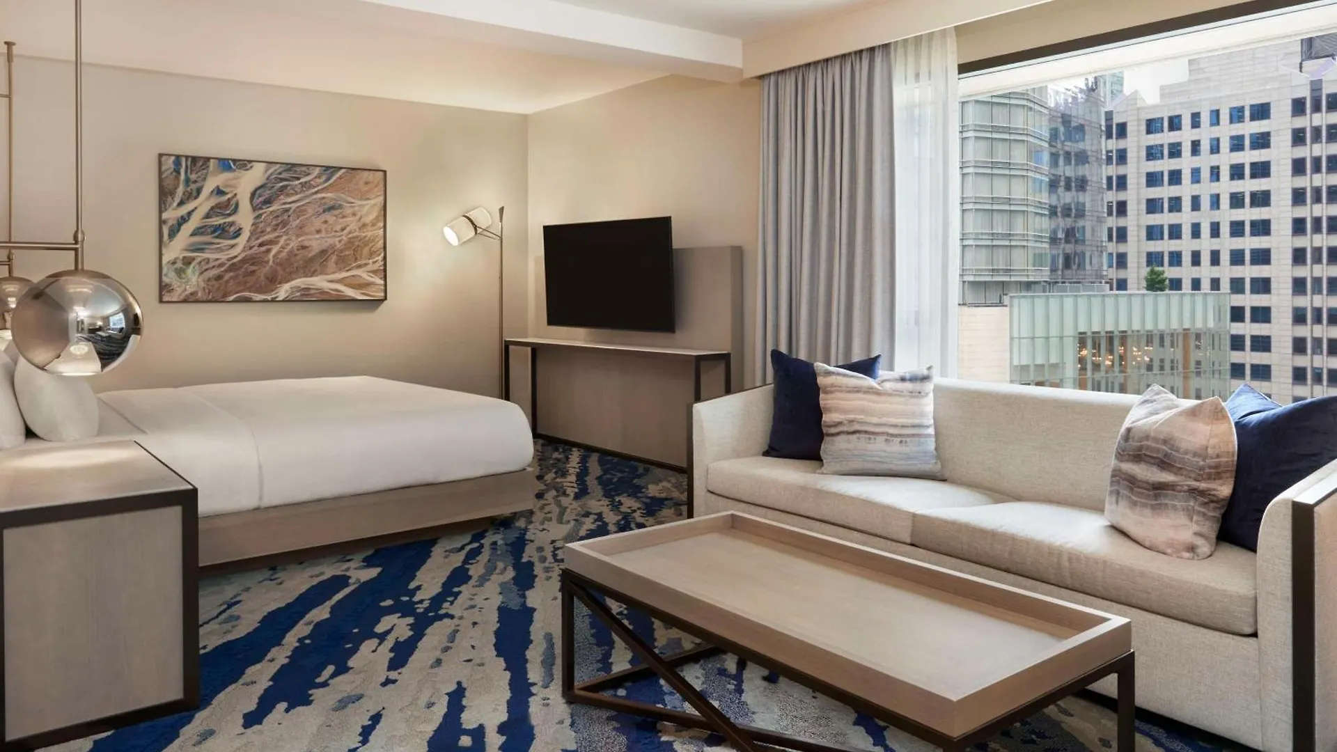 Hilton Toronto Hotel