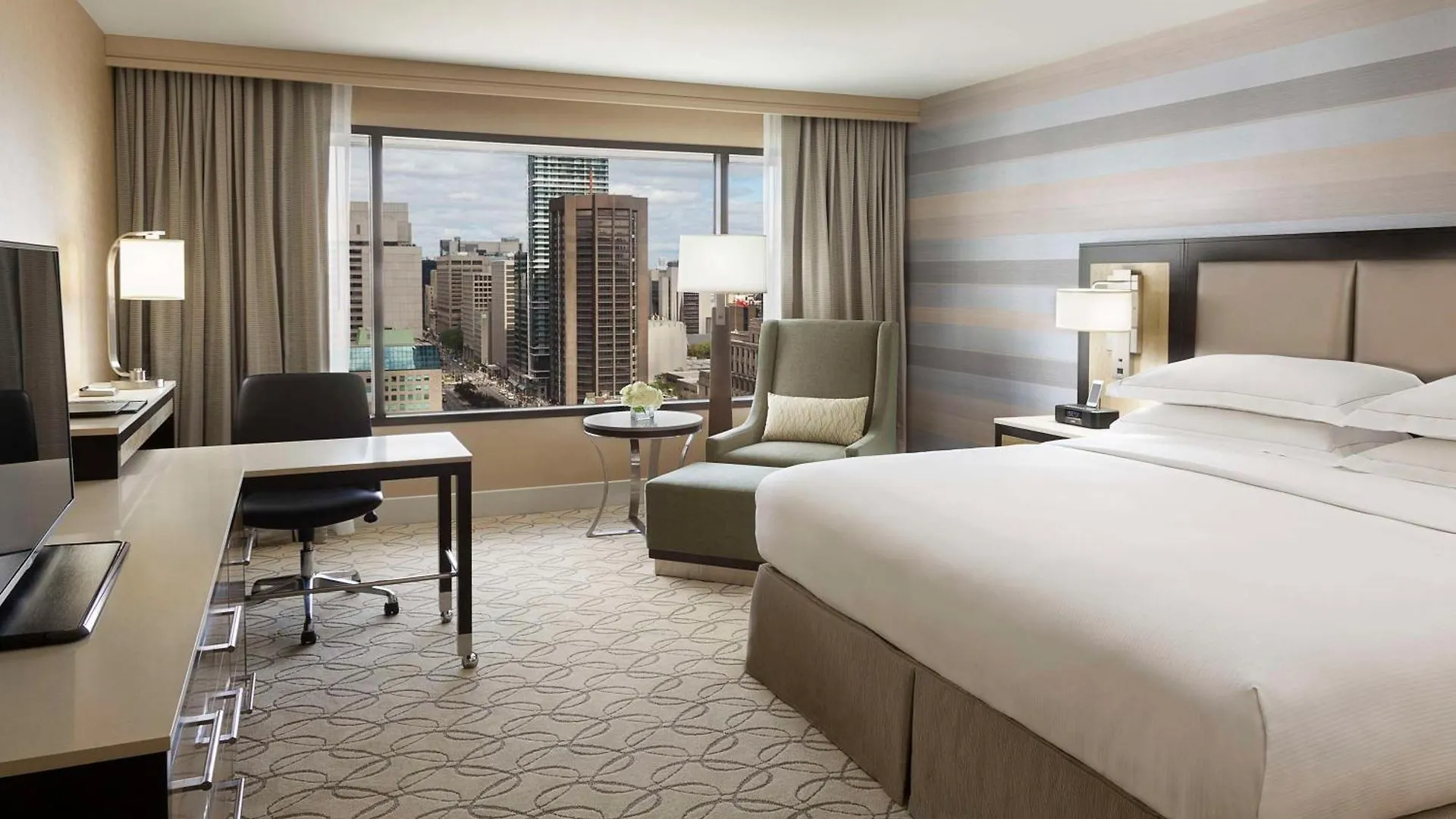 Hilton Toronto Hotel