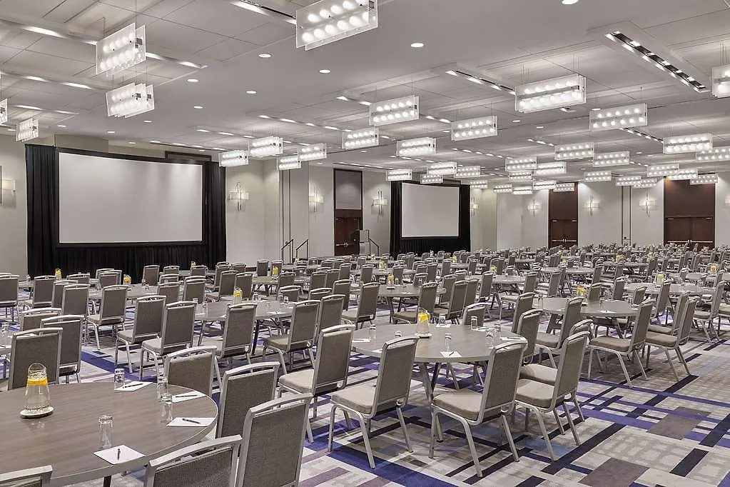 Hilton Toronto Hotel 4*,