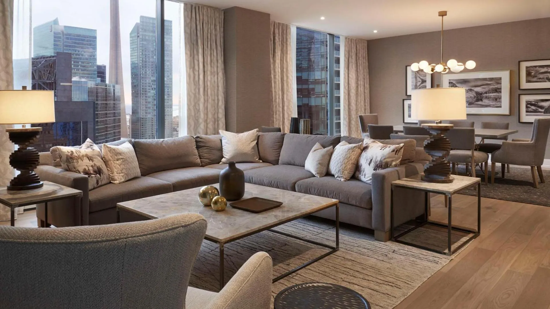 Hilton Toronto Hotel