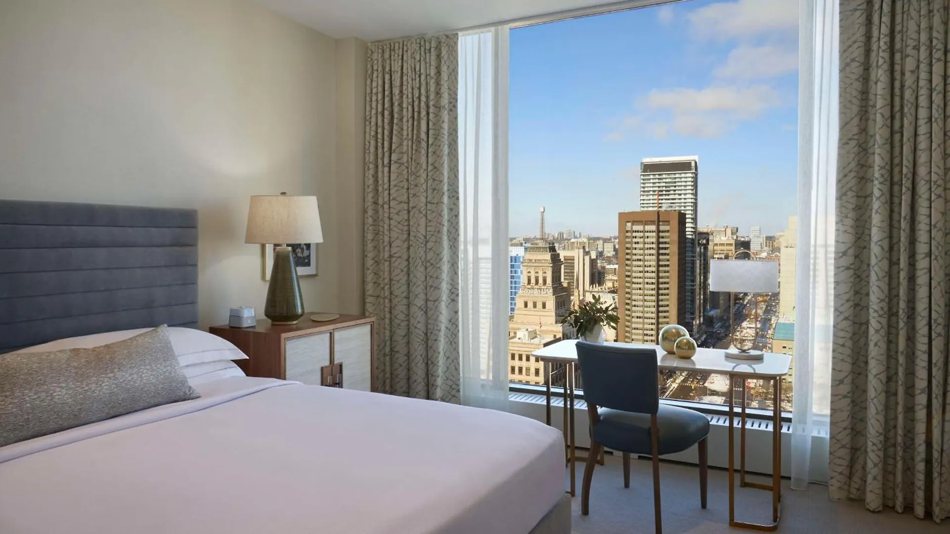 Hilton Toronto Hotel